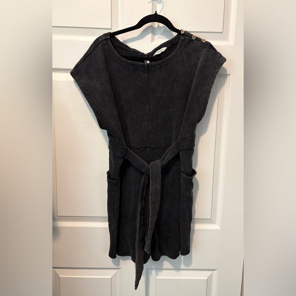 DAVI & DANI Charcoal Tie-Waist Jumpsuit